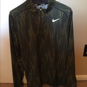 XL Nike Dry-Fit quarter -zip